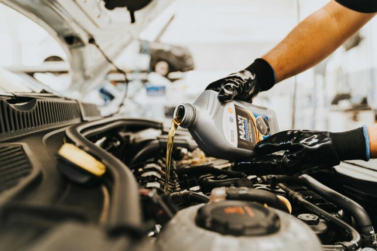 How does car engine oil work?